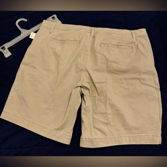 Aeropostale Bermuda Khaki Shorts - Picture 6 of 8